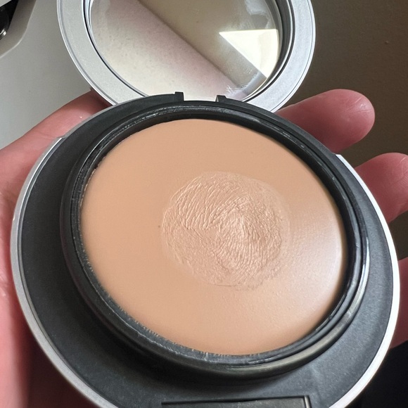 New  MAC STUDIO FIX TECH
CREAM-TO-POWDER FOUNDATION, N18. - Picture 9 of 9